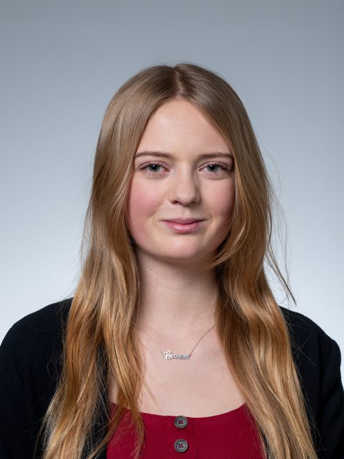 Gwen R Schtärne