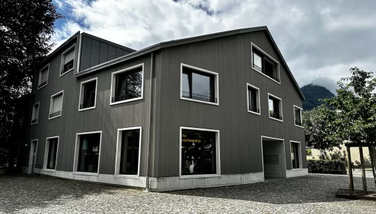 Kibe plus Kita Buechespatze aussen 1